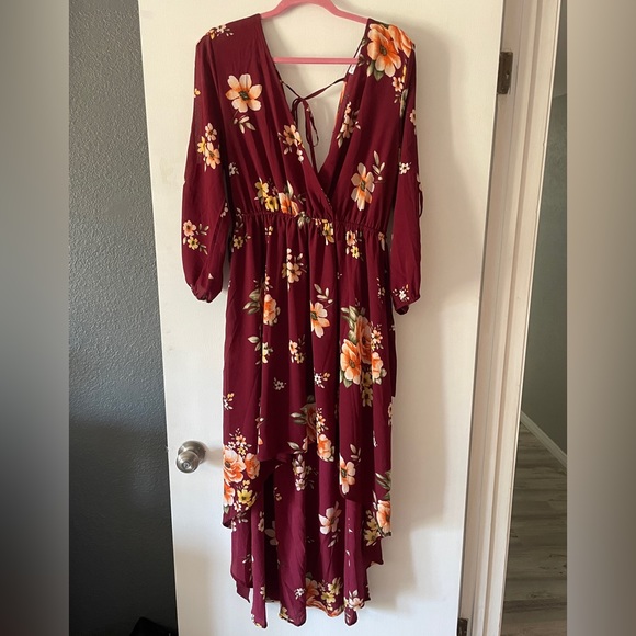 Woman’s dress - Picture 3 of 3